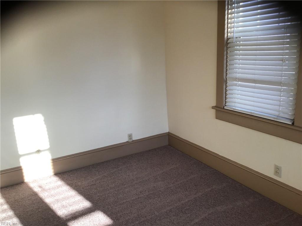 4305 Newport Ave Property Photo 5