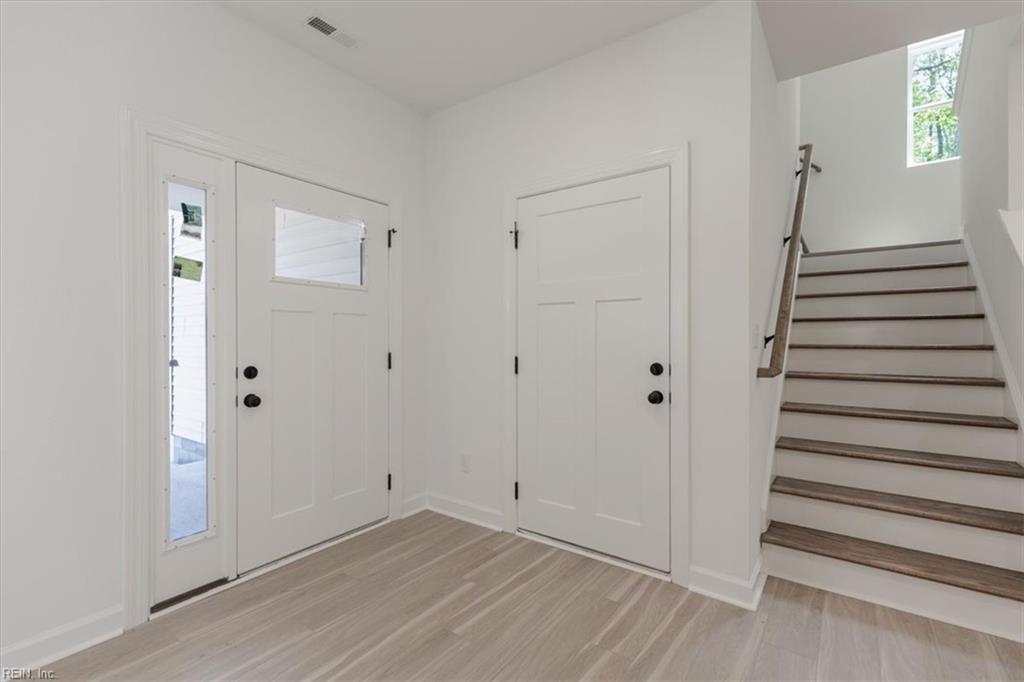 622 Ambrose St Property Photo 3