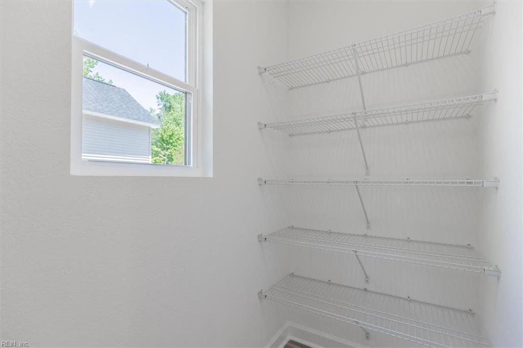 622 Ambrose St Property Photo 10