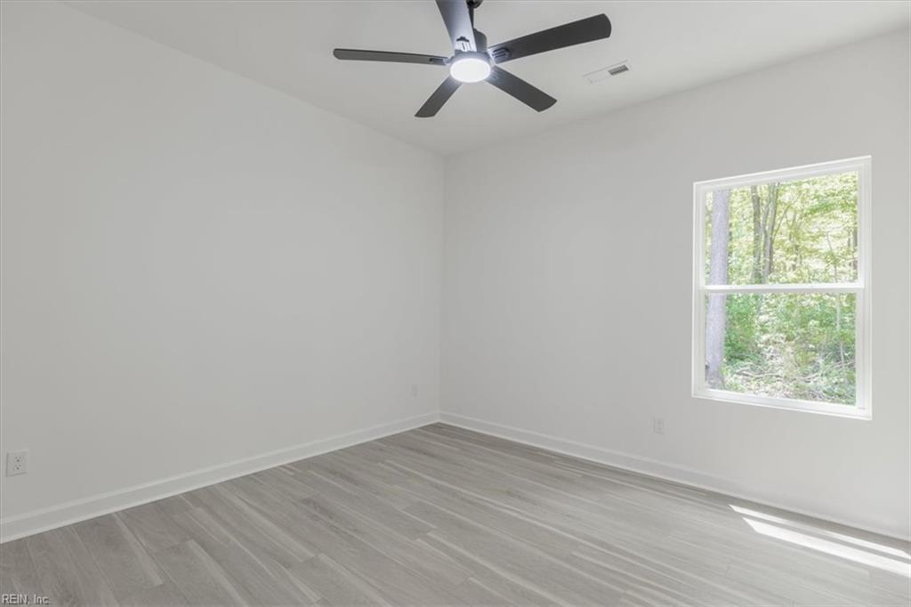 622 Ambrose St Property Photo 17
