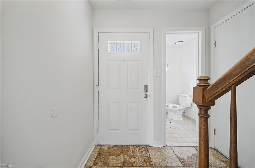 1700 Darrow St Property Photo 11