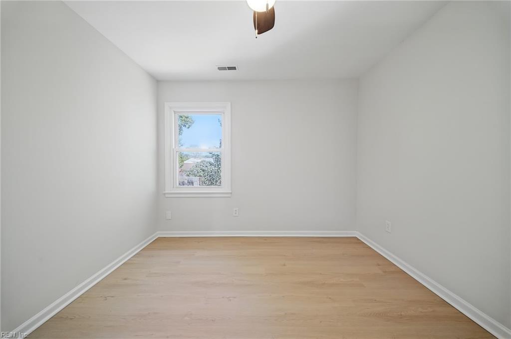 1700 Darrow St Property Photo 16