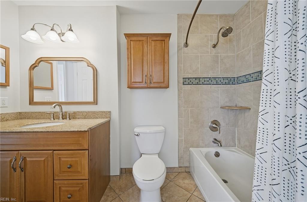 1700 Darrow St Property Photo 18