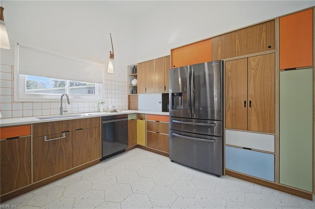 613 Robens Rd Property Photo 13