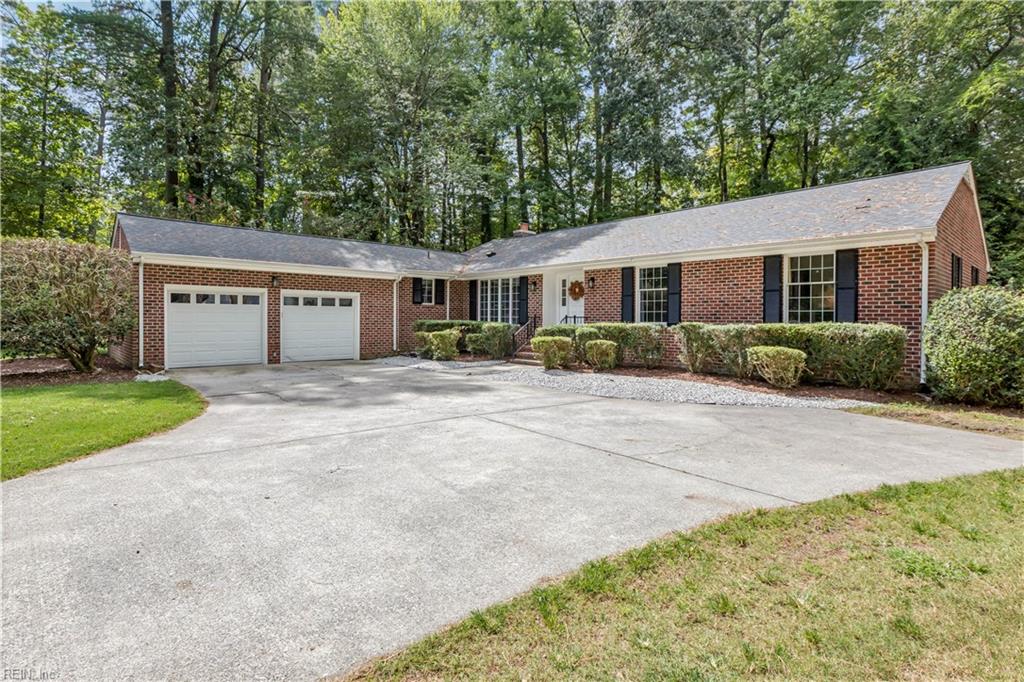 105 Ilex Dr Property Photo 1