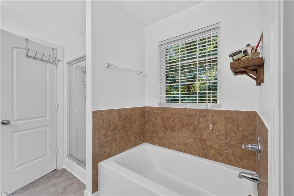1032 Meadows Reach Cir Property Photo 21