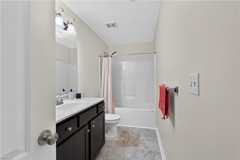 1032 Meadows Reach Cir Property Photo 25