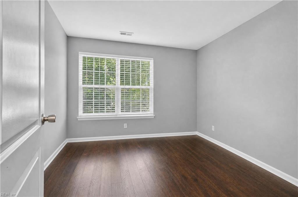 1032 Meadows Reach Cir Property Photo 28