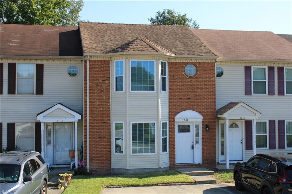 1245 Corkwood Cir Property Photo 4