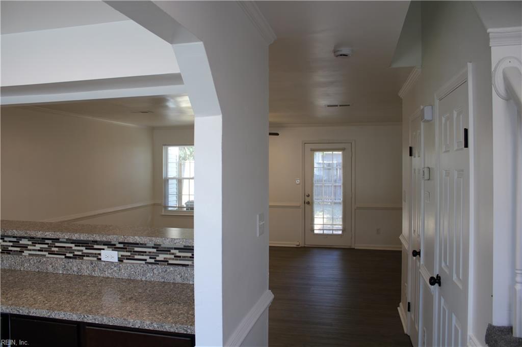 1245 Corkwood Cir Property Photo 6