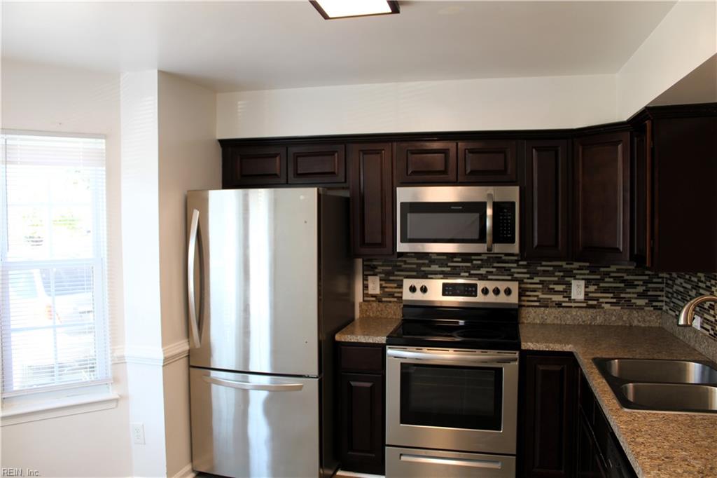 1245 Corkwood Cir Property Photo 7