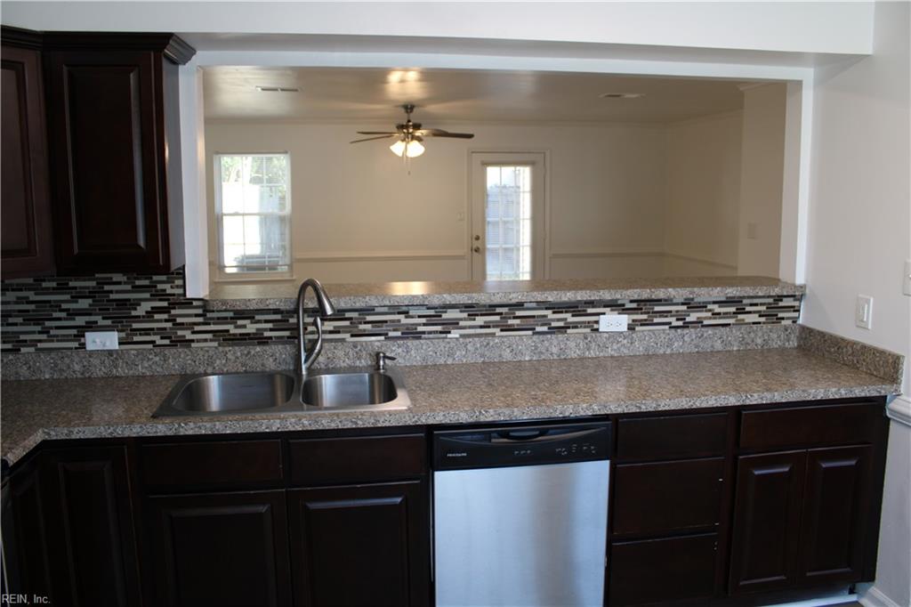1245 Corkwood Cir Property Photo 9