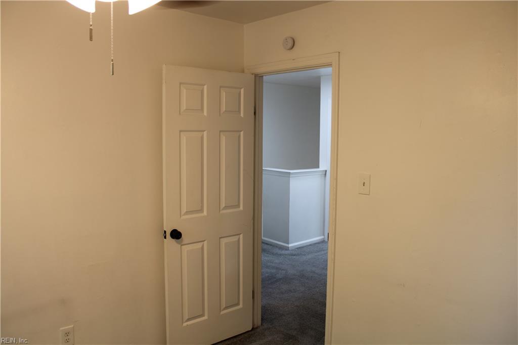 1245 Corkwood Cir Property Photo 32