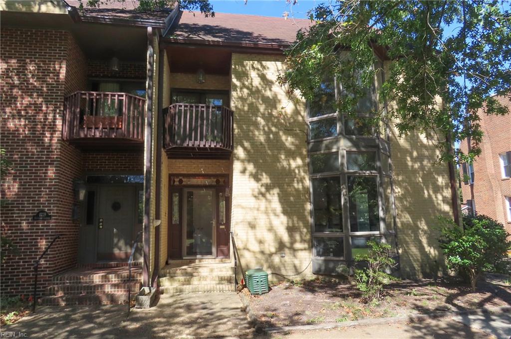 1233 Botetourt Gdns Property Photo 1