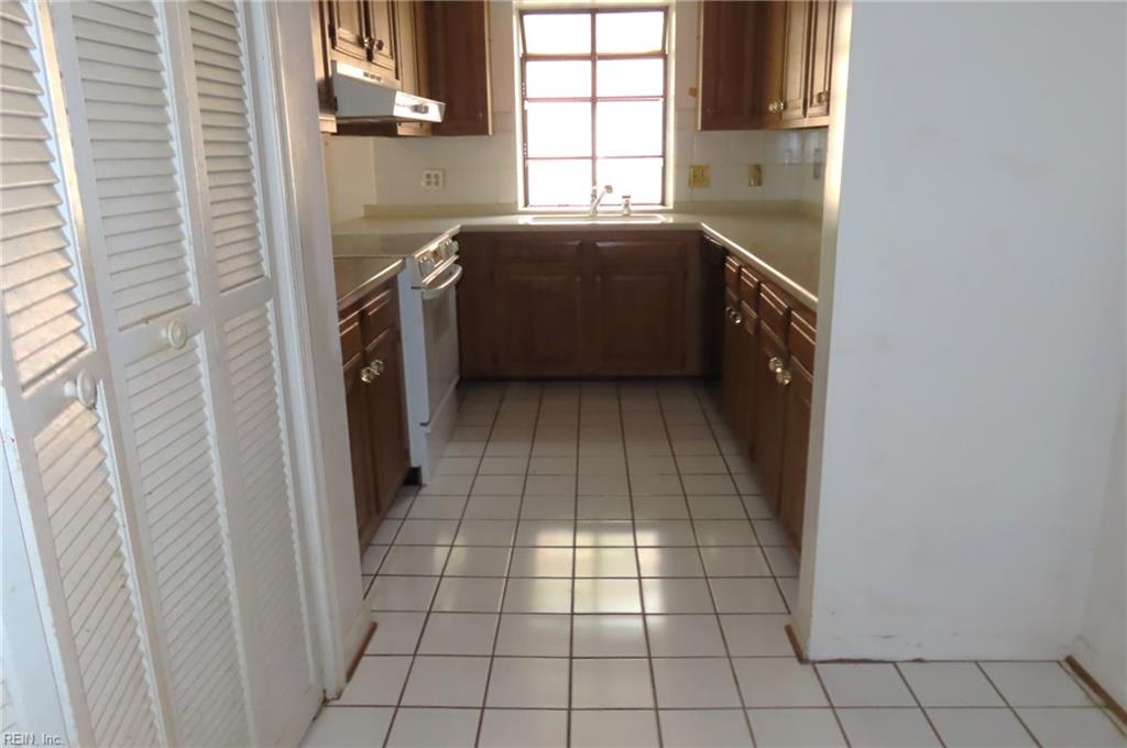 1233 Botetourt Gdns Property Photo 17
