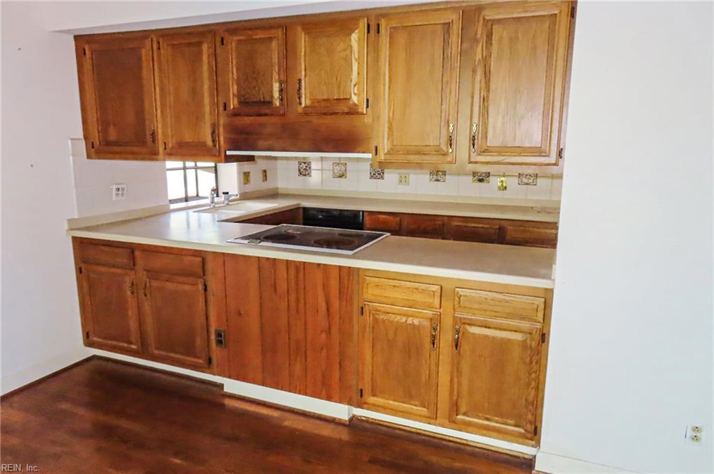 1233 Botetourt Gdns Property Photo 20