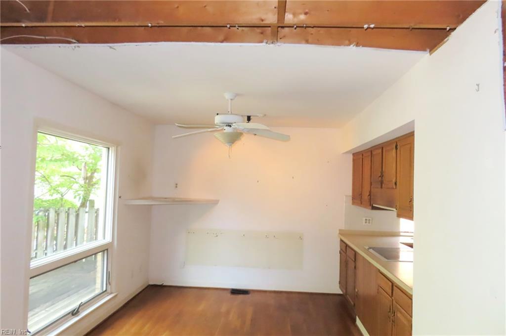 1233 Botetourt Gdns Property Photo 21