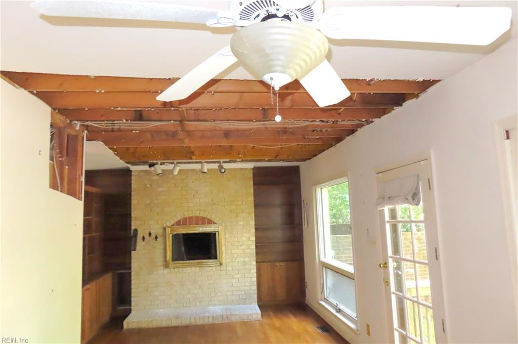 1233 Botetourt Gdns Property Photo 22
