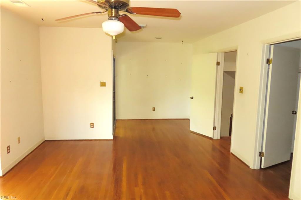 1233 Botetourt Gdns Property Photo 26