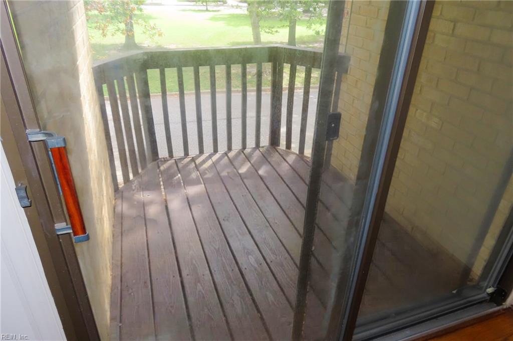 1233 Botetourt Gdns Property Photo 28