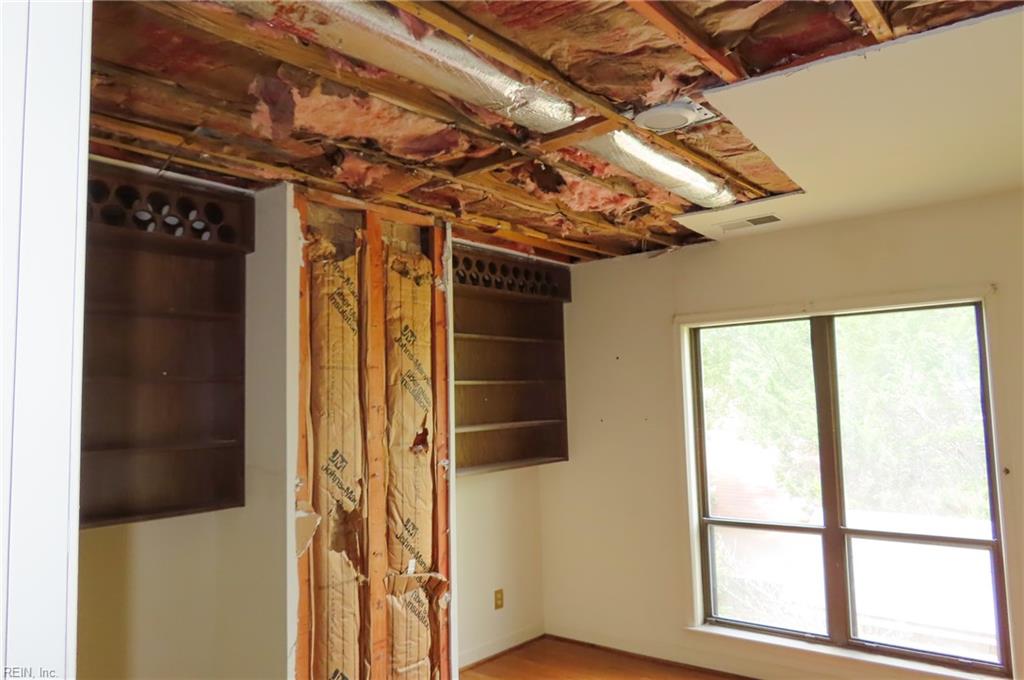 1233 Botetourt Gdns Property Photo 29