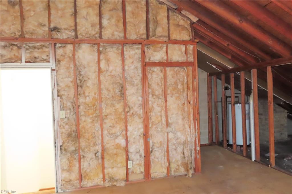 1233 Botetourt Gdns Property Photo 33