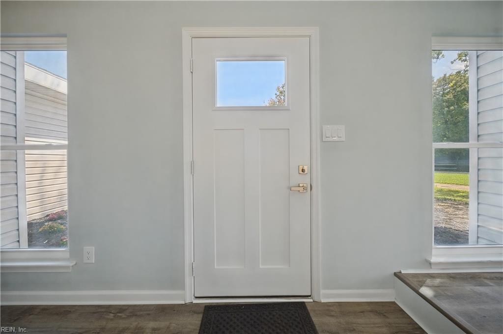 4216 Grove Ct Property Photo 3