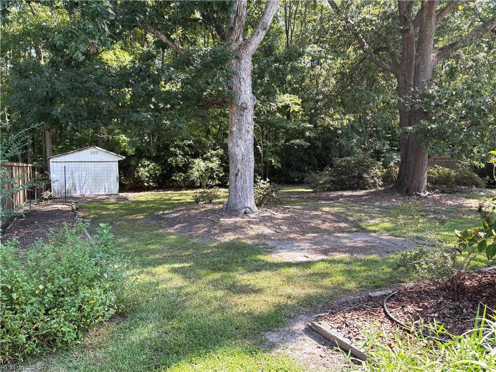 717 Treetop Ln Property Photo 5