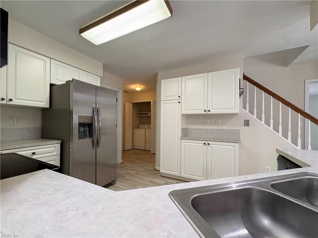 717 Treetop Ln Property Photo 22
