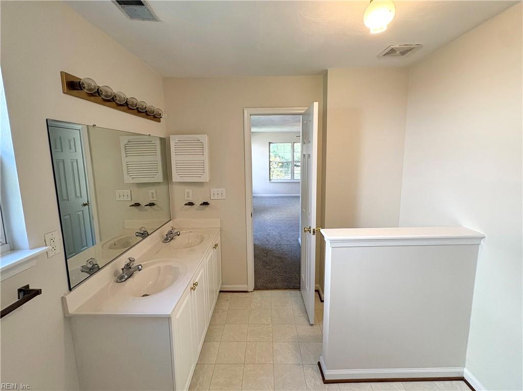 717 Treetop Ln Property Photo 33