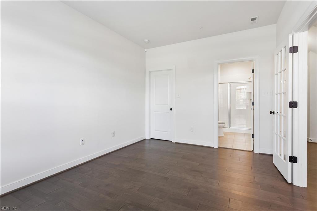 4945 Settlers Market Blvd Property Photo 8