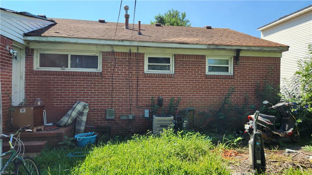 210 Hough Ave Ave Property Photo 8