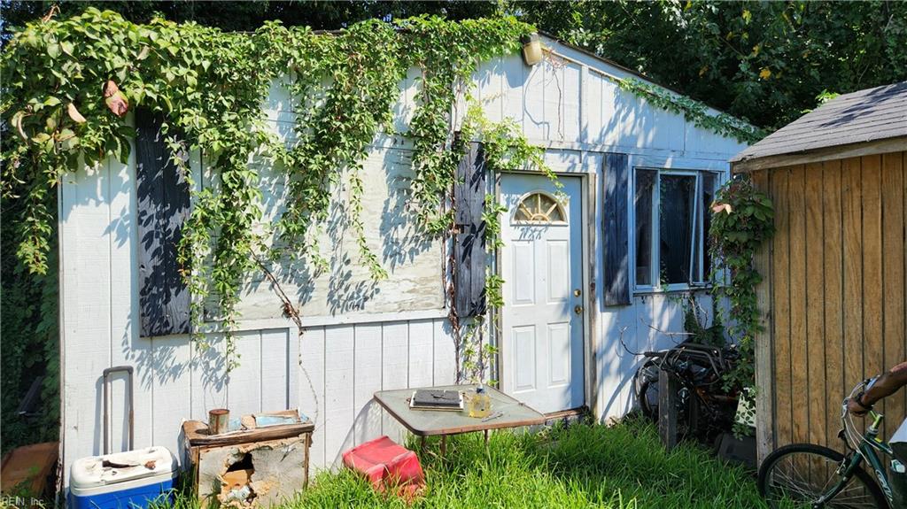 210 Hough Ave Ave Property Photo 11
