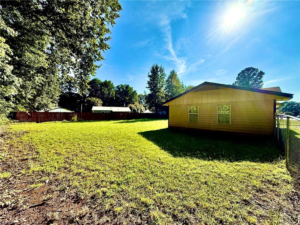 5652 Plummer Blvd Property Photo 6