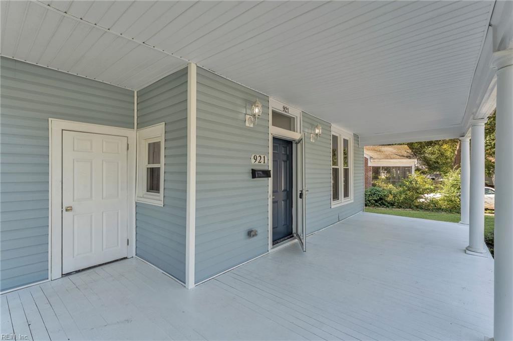921 Howard Pl Property Photo 3