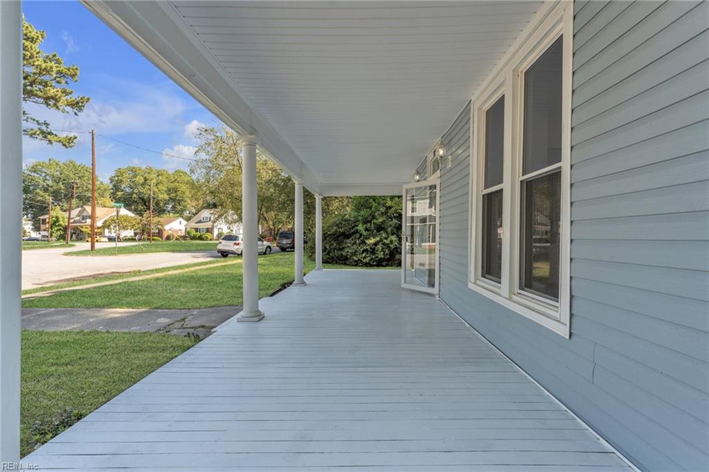 921 Howard Pl Property Photo 4