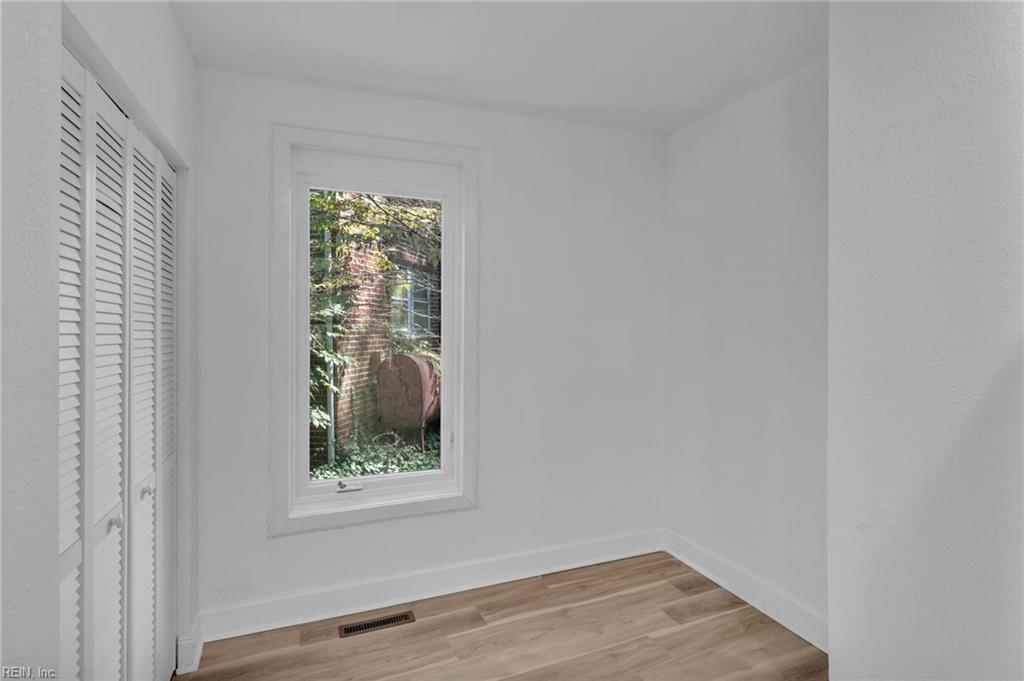 921 Howard Pl Property Photo 14