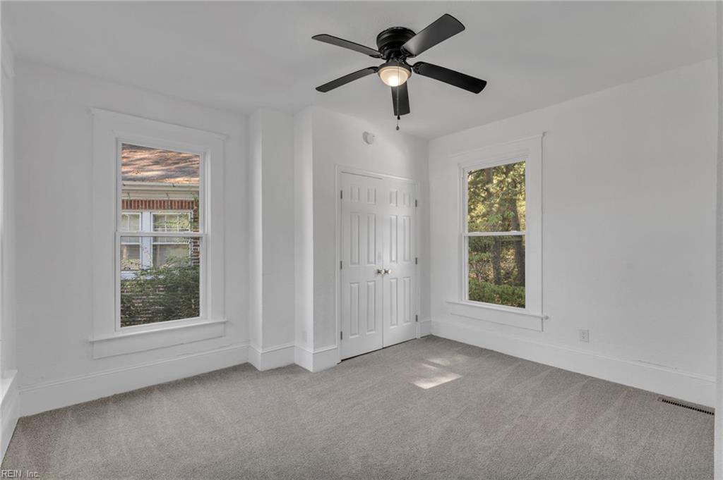 921 Howard Pl Property Photo 18