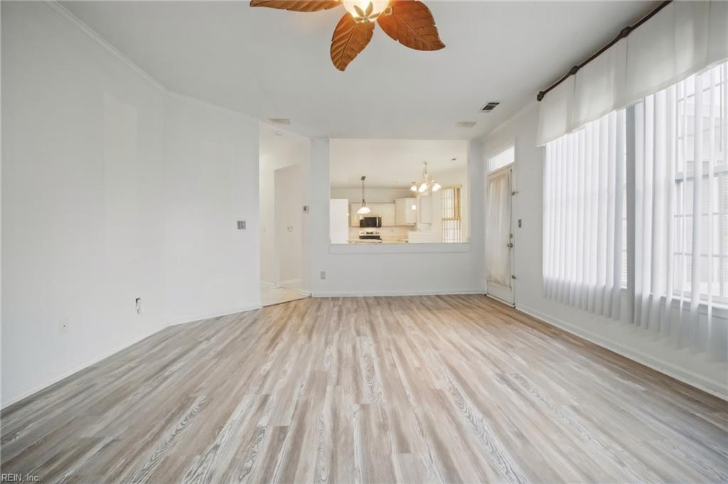 3884 Donnington Dr Property Photo 8