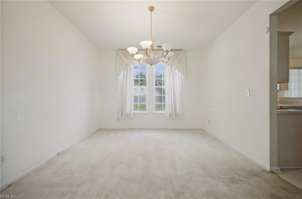 3884 Donnington Dr Property Photo 12