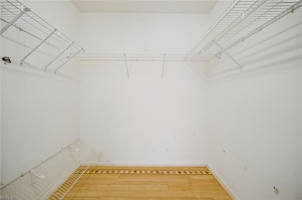 3884 Donnington Dr Property Photo 23