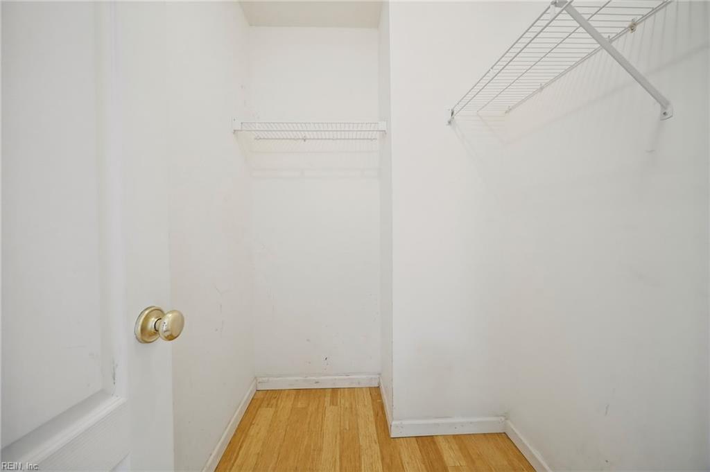 3884 Donnington Dr Property Photo 24