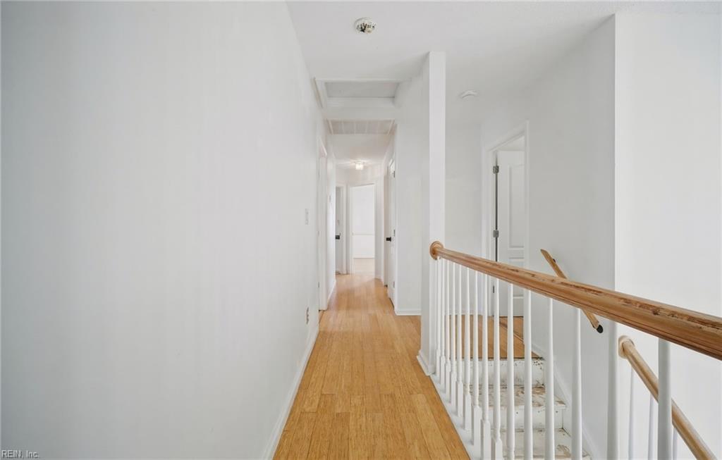 3884 Donnington Dr Property Photo 25