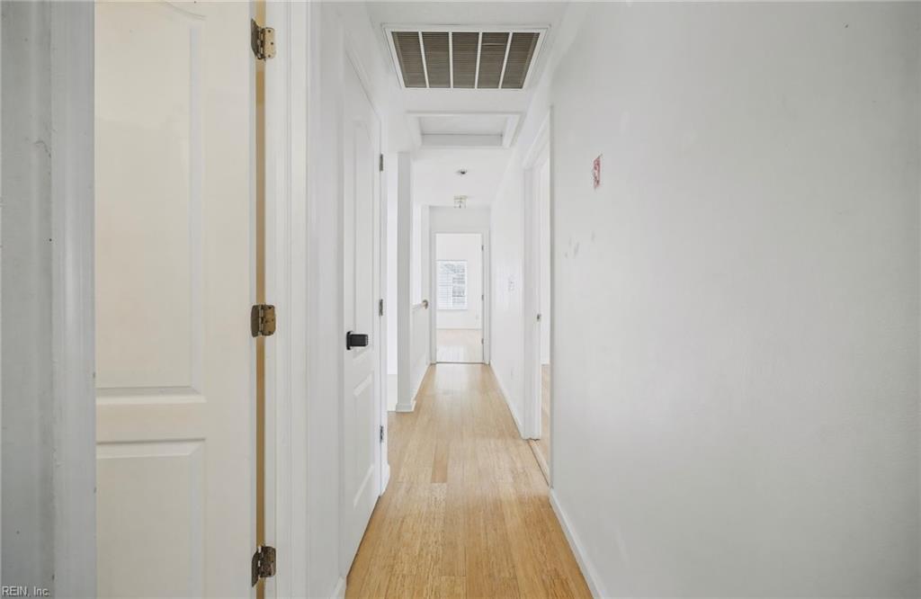 3884 Donnington Dr Property Photo 26