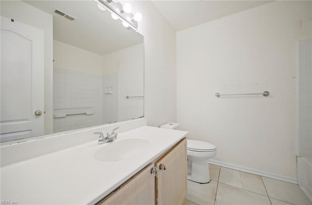3884 Donnington Dr Property Photo 29