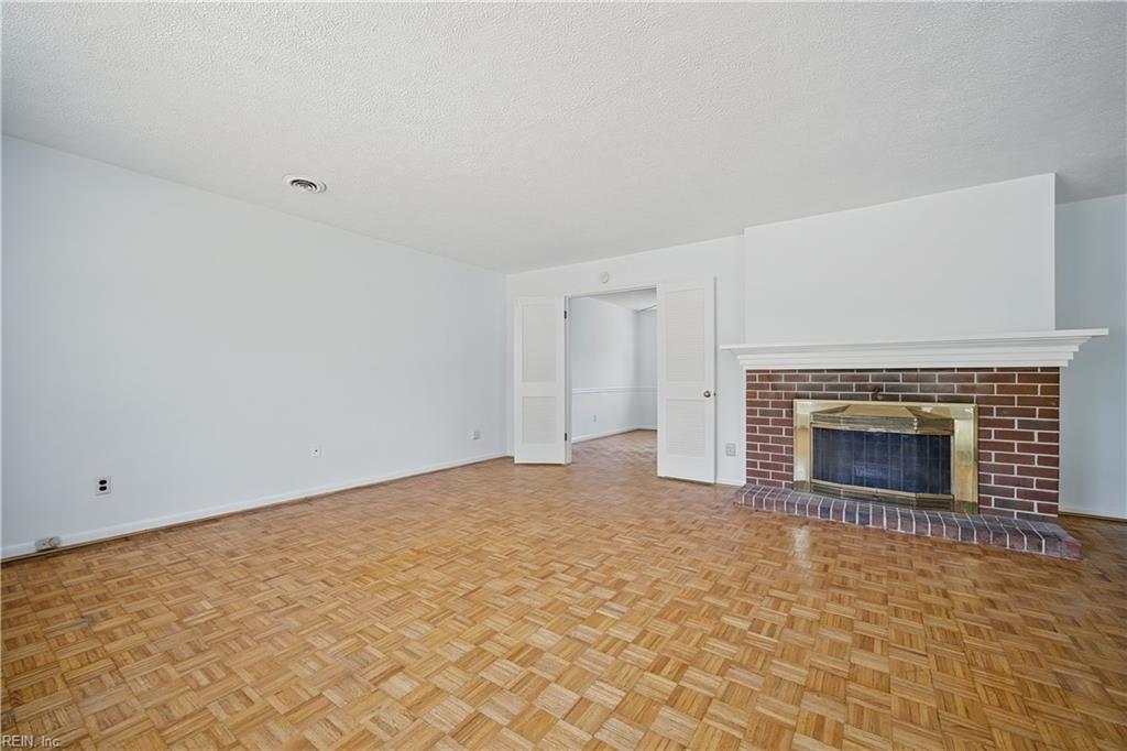 3625 Van Buren Dr Property Photo 3