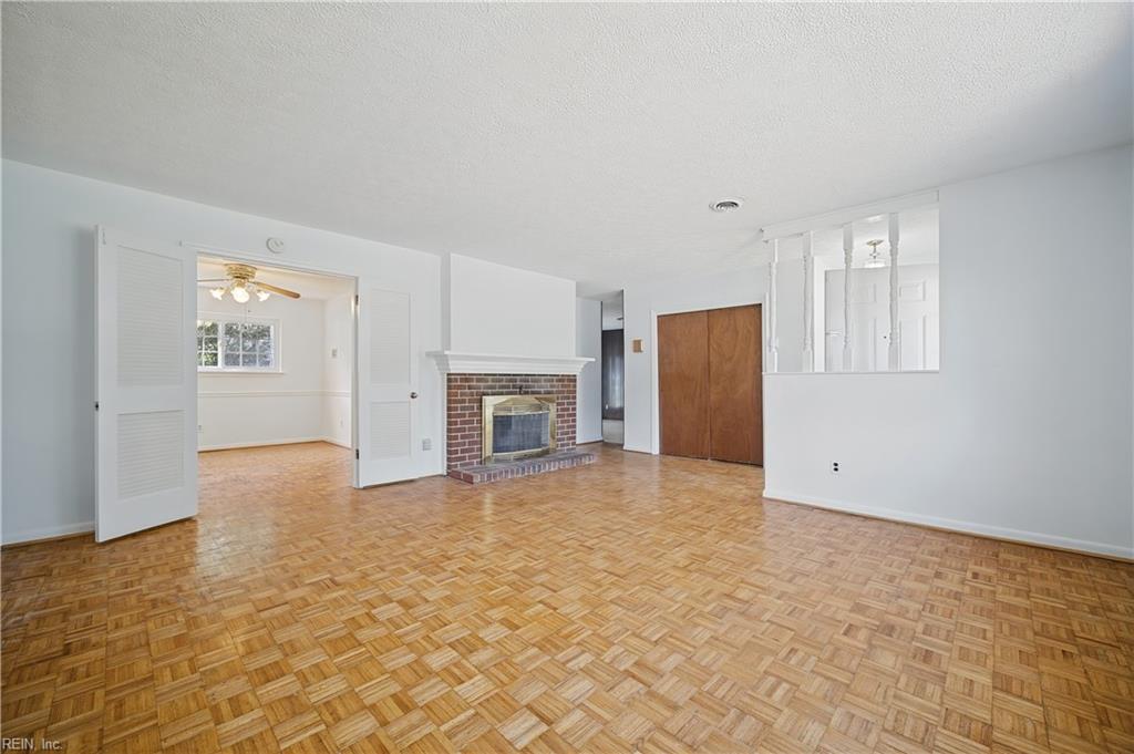 3625 Van Buren Dr Property Photo 4