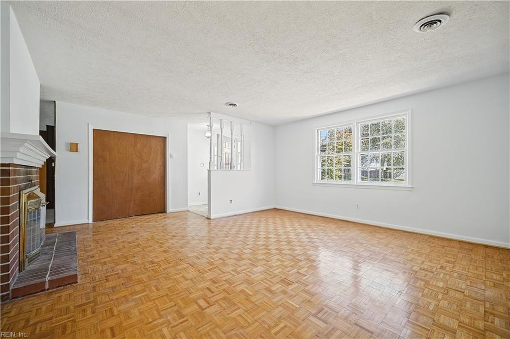 3625 Van Buren Dr Property Photo 5