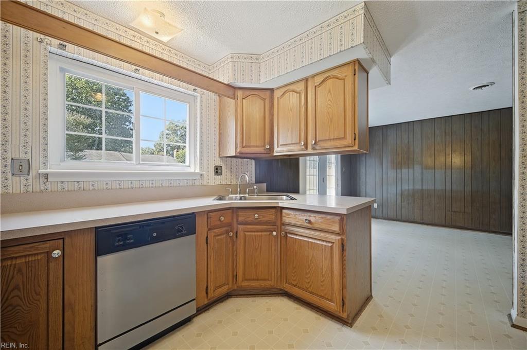 3625 Van Buren Dr Property Photo 10