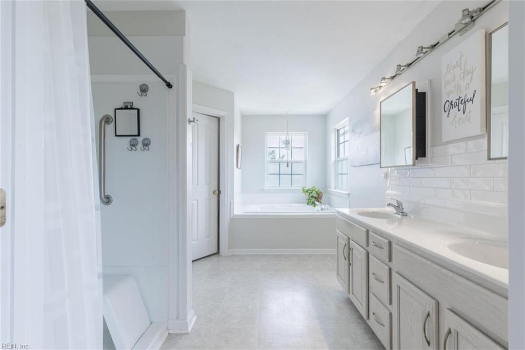 1816 Sunsprite Loop Property Photo 29